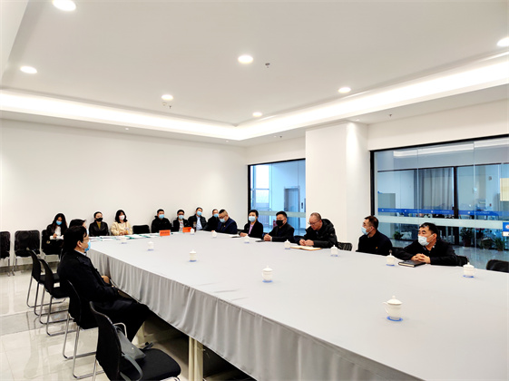 座谈会.jpg
