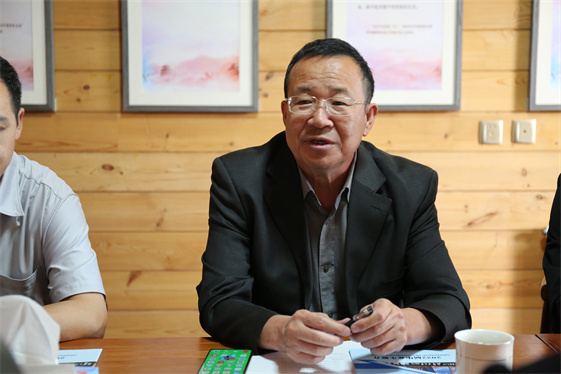 院长包广才教授介绍学院办学情况.jpg