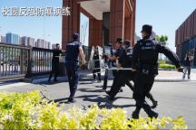 反恐演练进校园 警校联动筑平安