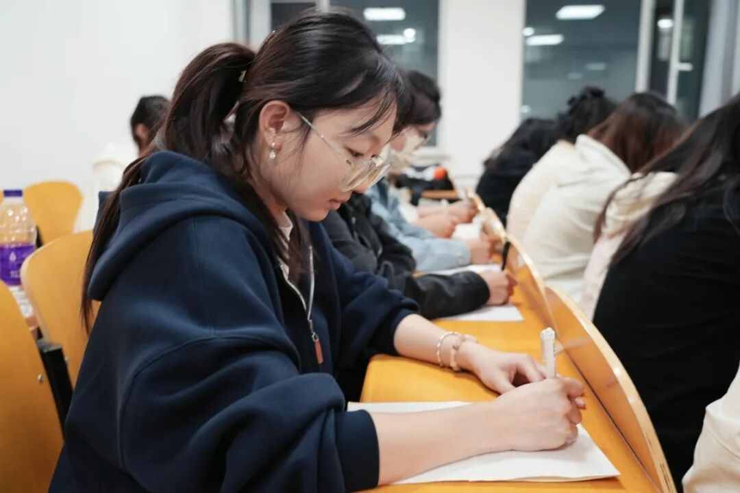 1760919868113315.jpg 1760919868113315.jpg