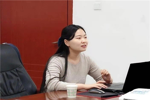 王晓琳老师做课程分享_副本.jpg