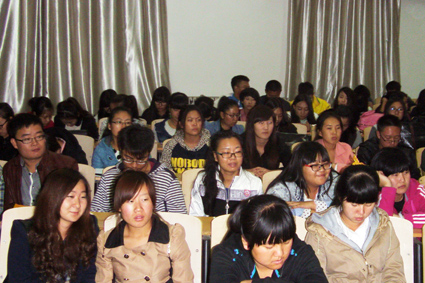 外国语教学部召开安全警示大会