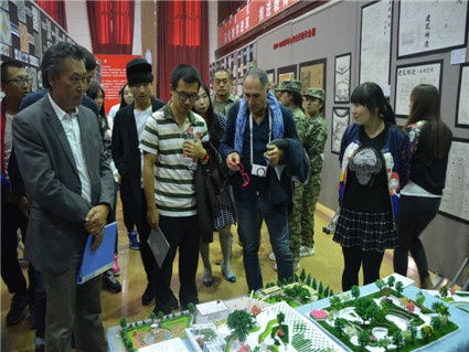 Beat365官网艺术教学部举办2015年秋季迎新生作品观摩展