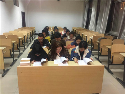 外国语教学部组织党员、预备党员、积极分子学习党章
